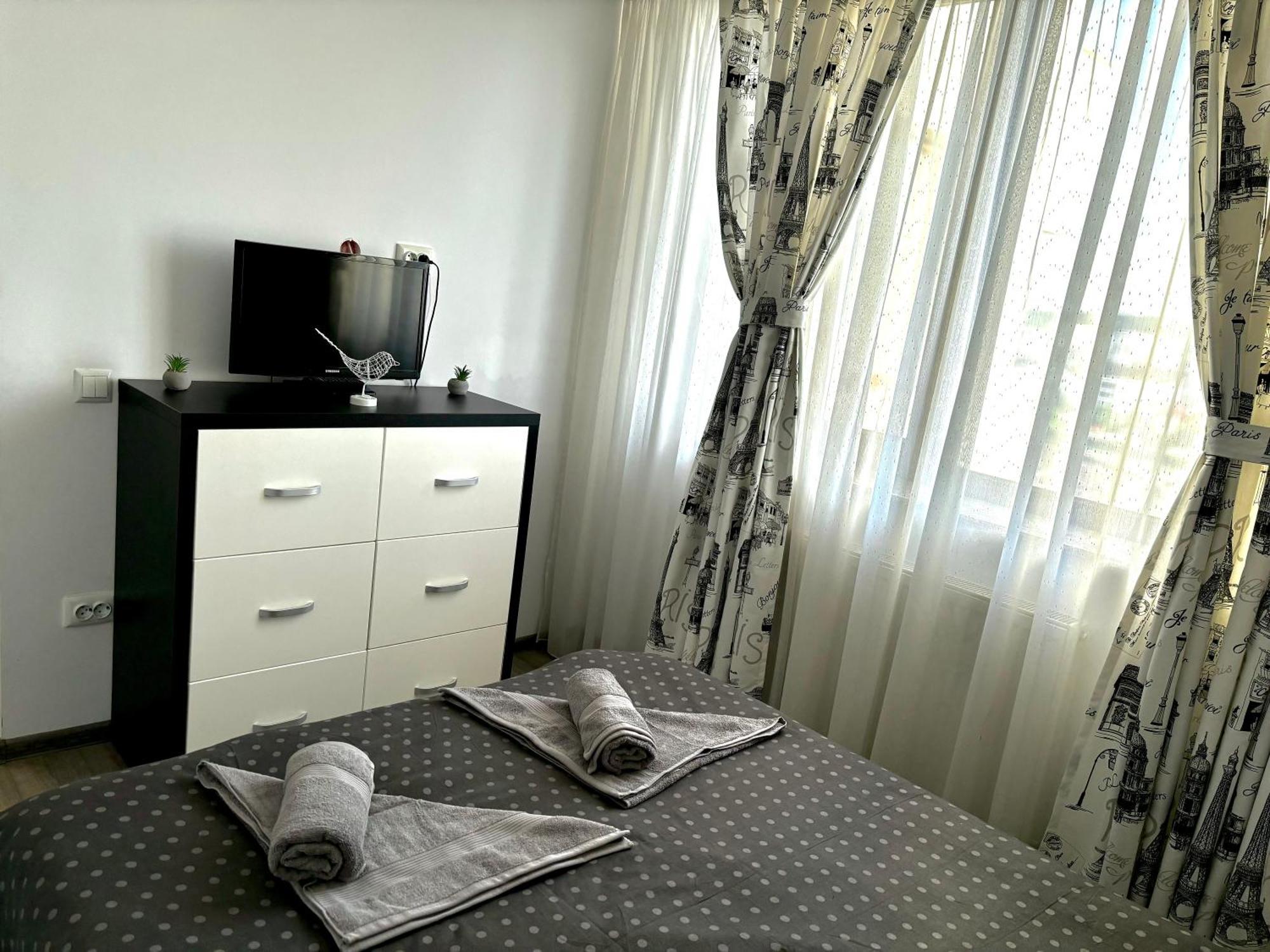 Taste Of Iasi - Two Room Apartment - Central - Sunset Touch エクステリア 写真