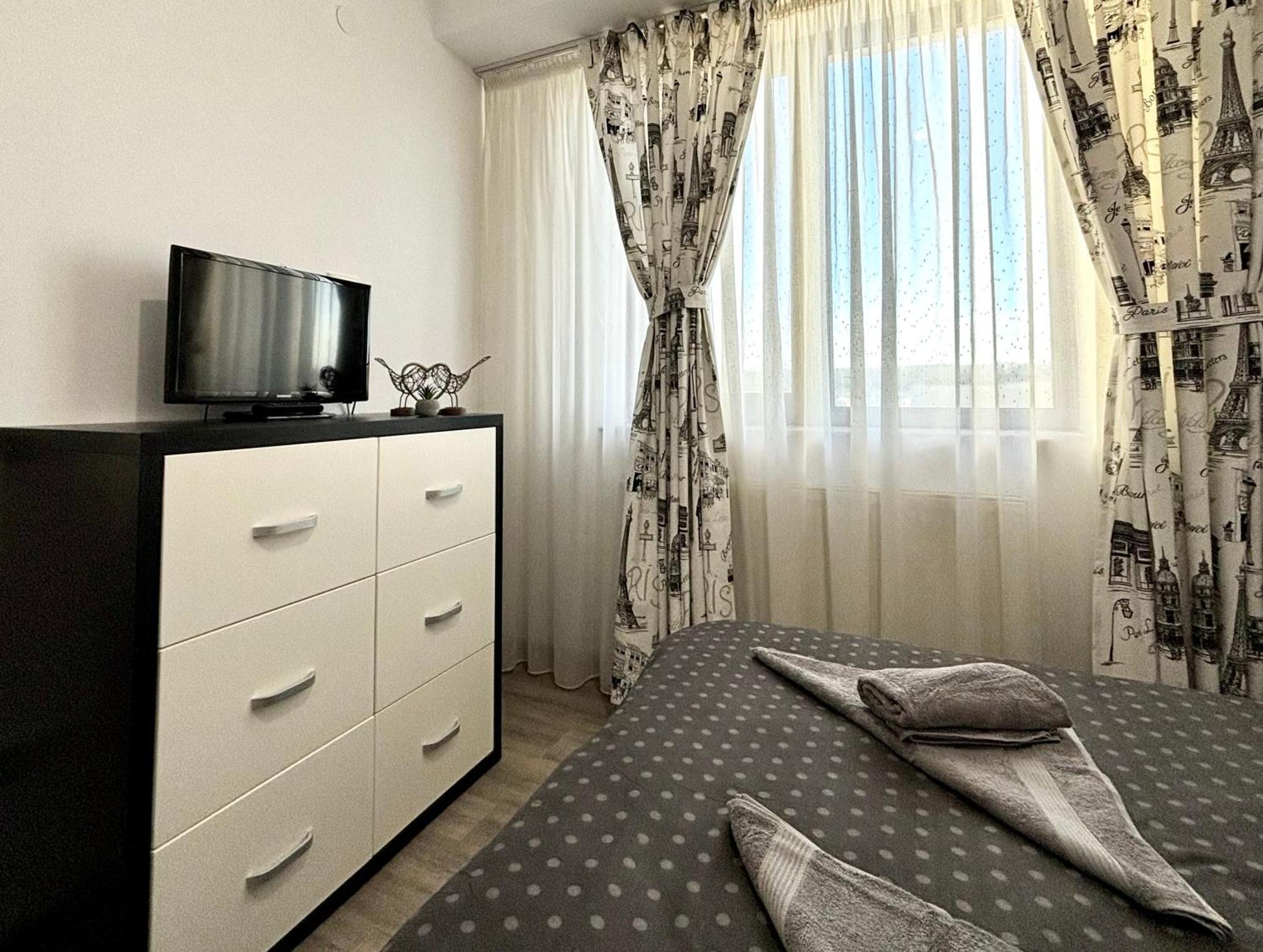 Taste Of Iasi - Two Room Apartment - Central - Sunset Touch エクステリア 写真